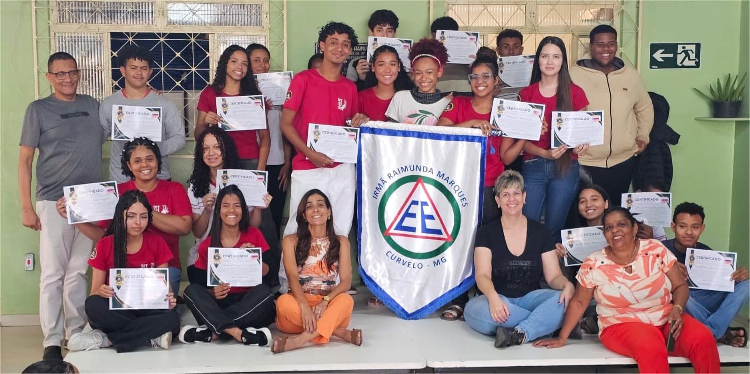 E.E. Irmã Raimunda Marques entre os 10 melhores projetos do Brasil no Prêmio Liga STEAM 2025!